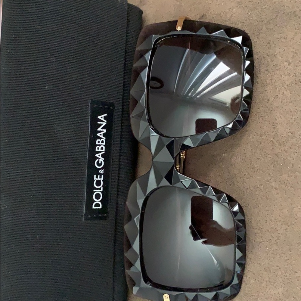 Sun glasses 100% authentic